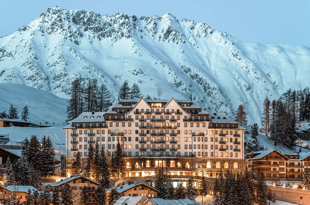 Gstaad Travel Guide: Winter Wonderland in the Swiss Alps - Heart for Wander