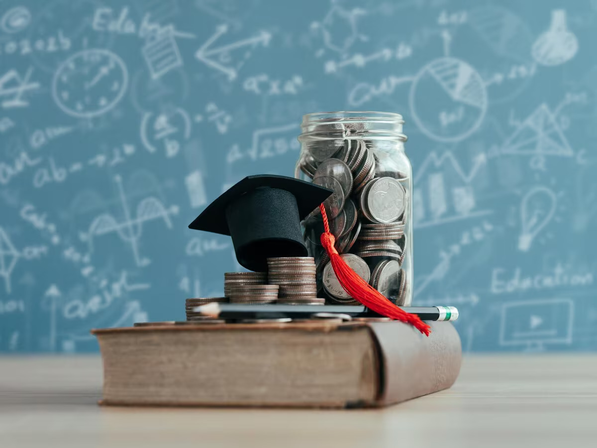 Financial Planning Tips for Students Studying Abroad